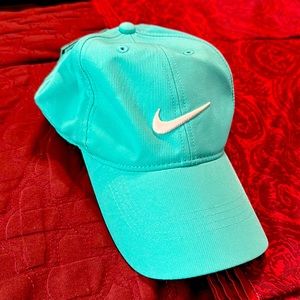 Nike golf cap for women